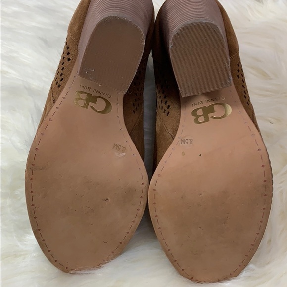 Gianni Bini brown suede leather zip ankle boots - Picture 8 of 8